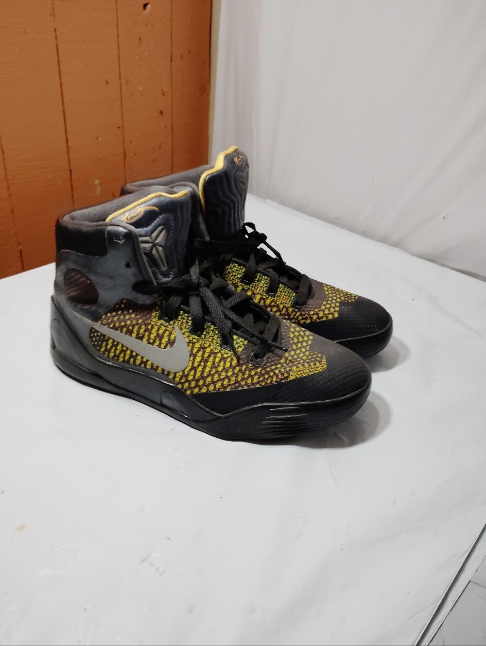 Nike Kobe 9 Elite GS Inspiration Black Yellow 636602-003 Size 5.5Y / Women 7